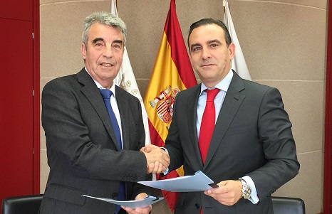 Firma de convenio de colaboración entre Banco Santander y Fundación MUSAAT.